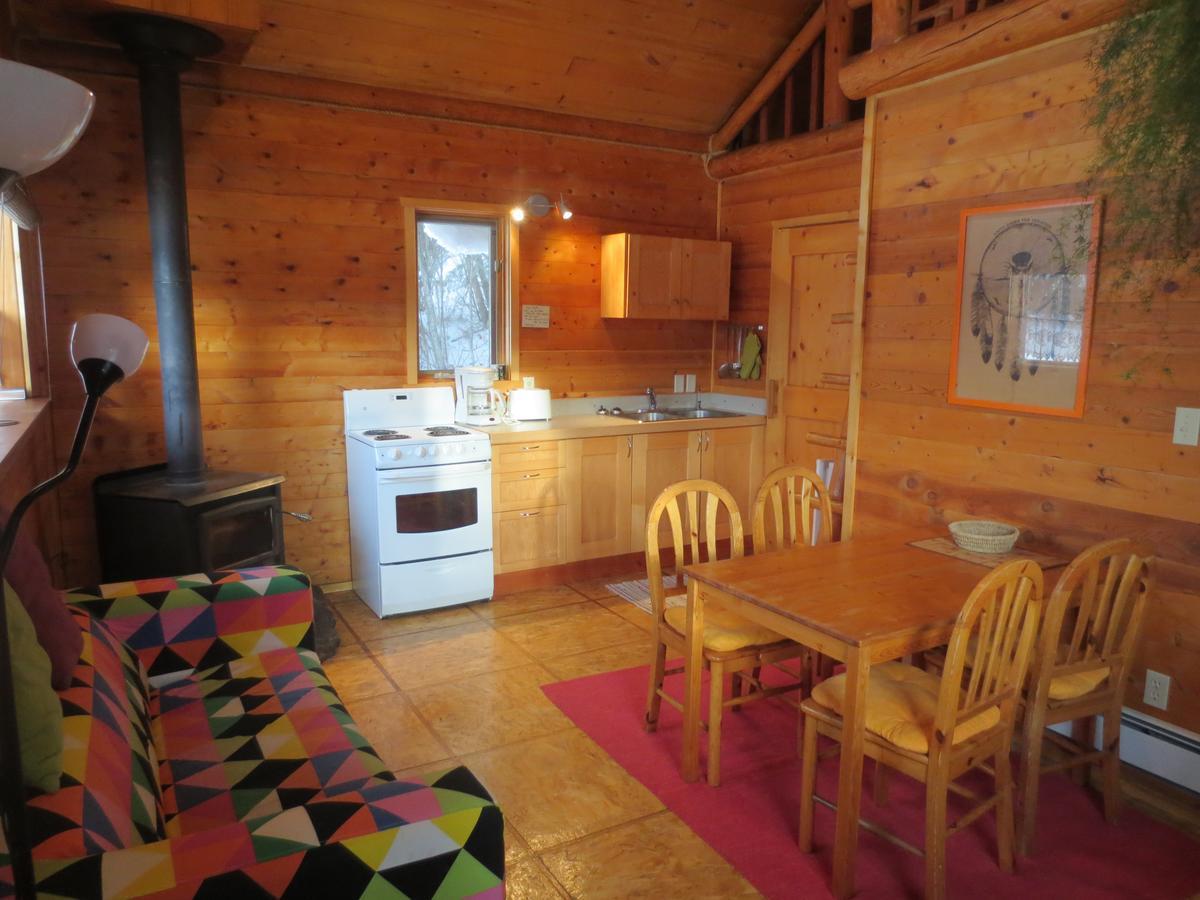 גולדן Blaeberry Mountain Lodge מראה חיצוני תמונה