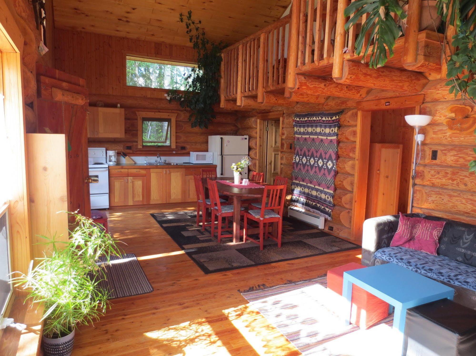 גולדן Blaeberry Mountain Lodge מראה חיצוני תמונה
