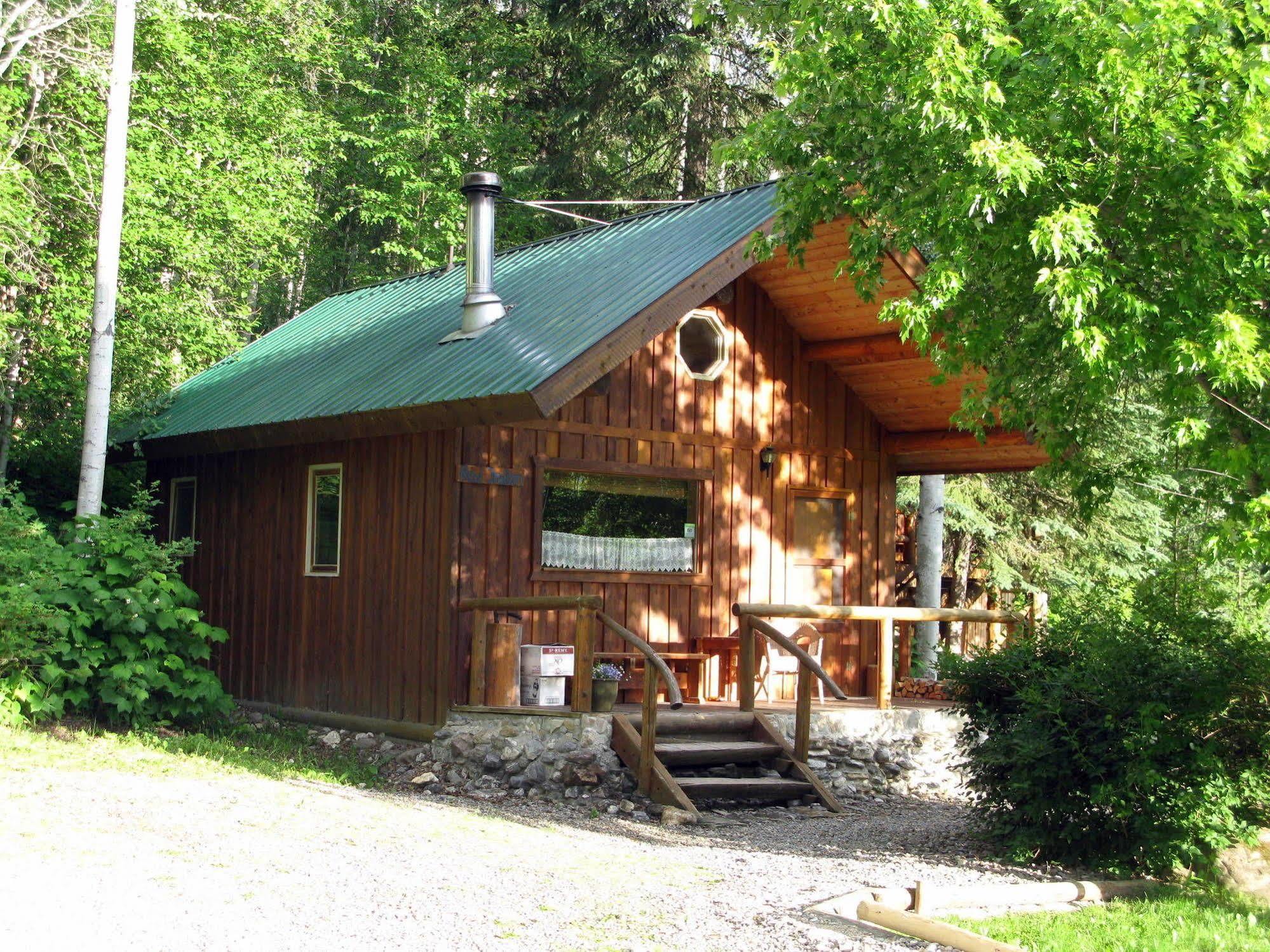 גולדן Blaeberry Mountain Lodge מראה חיצוני תמונה
